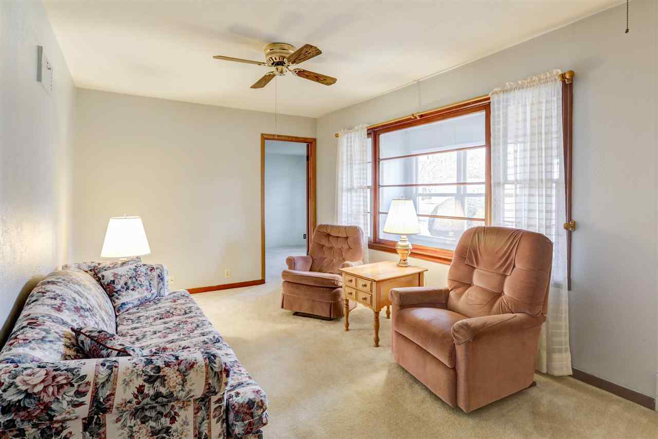 resized-2349823-404 E 4th-1.jpg